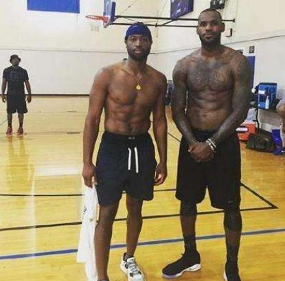 通过她们的 通过她们的